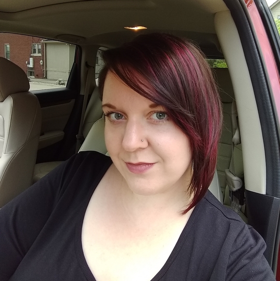 Meet your Posher, Jennifer - Picture 3 of 3